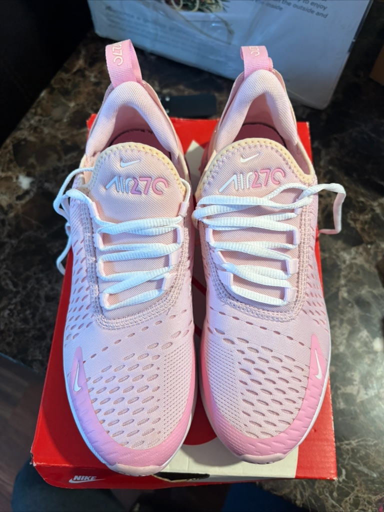 Nike 270